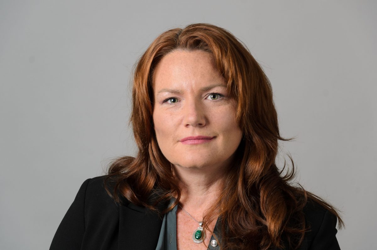Leslie shor portrait